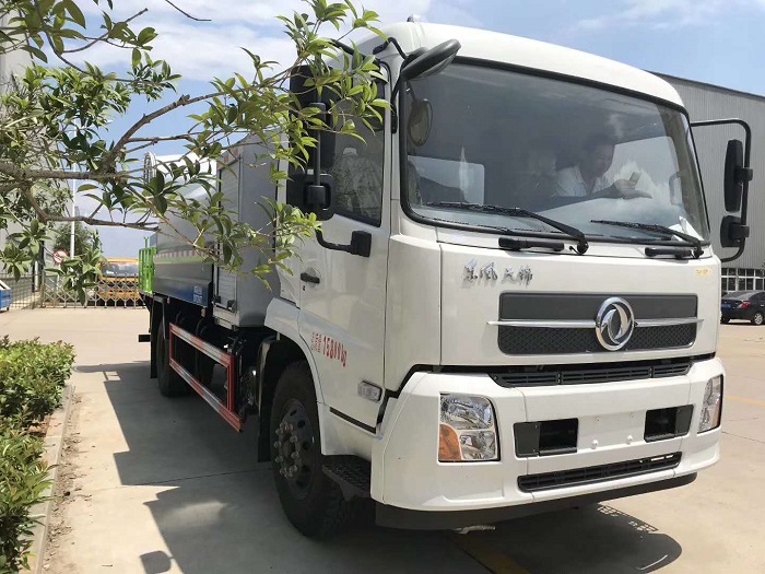 東風(fēng)天錦8-12方多功能抑塵車