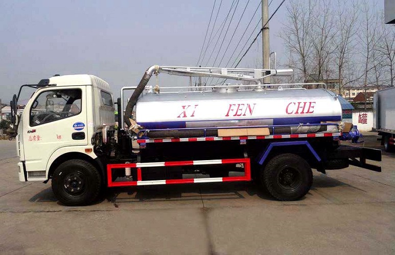 東風(fēng)大多利卡8方吸糞車圖片