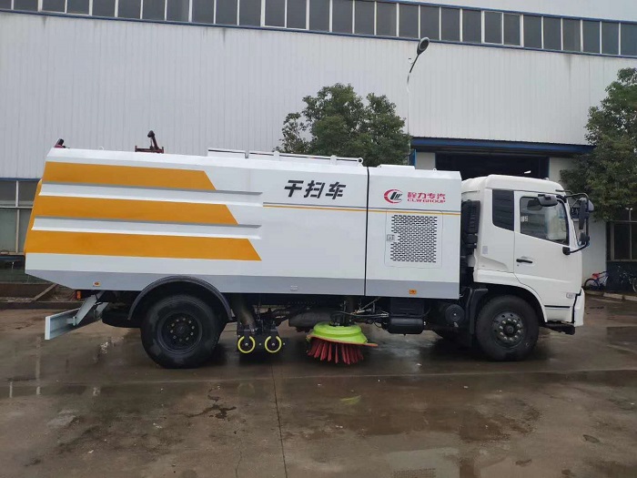 東風天錦干濕兩用掃路車 東風天錦干濕兩用掃路車圖片