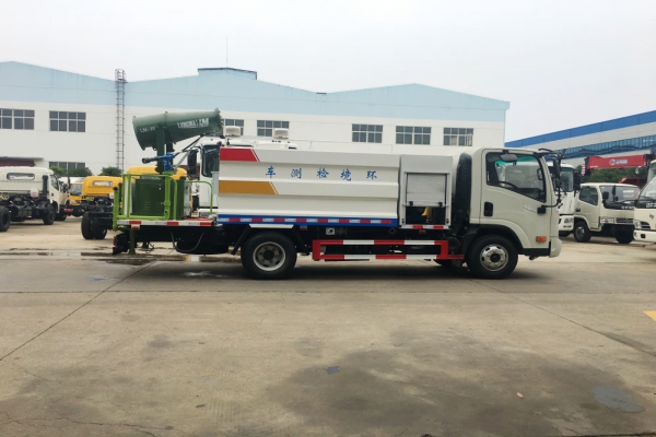 大運多功能抑塵車(5噸、30米霧炮機)圖片