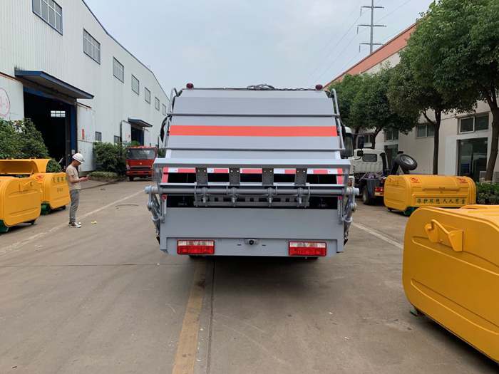 東風凱普特壓縮垃圾車（8方）圖片